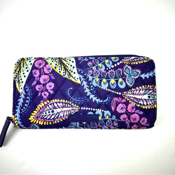 Vera Bradley Wallet Batik Leaves Quilted Accordion Organizer New - Picture 1 of 7